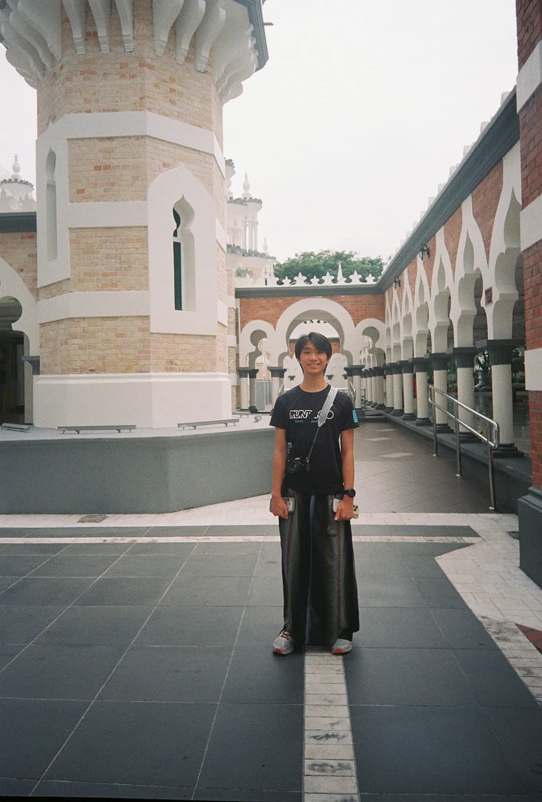 Film photograph shot on Lomography Color Negative 400 with a Kodak Snapic A1 by Zigao Wang