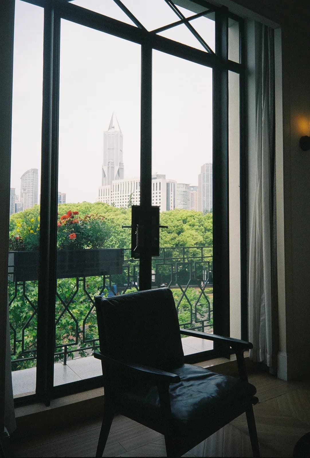 Film photograph shot on Lomography Color Negative 400 with a Kodak Snapic A1 by Zigao Wang