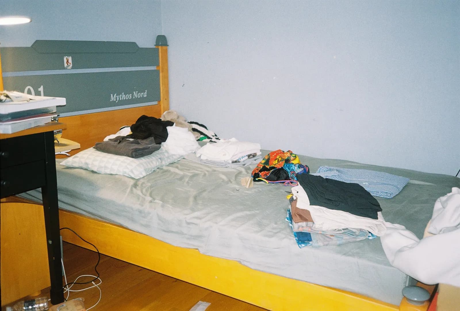 Film photograph shot on Kodak Gold 200 with an Olympus Mju-I by CJ Liu