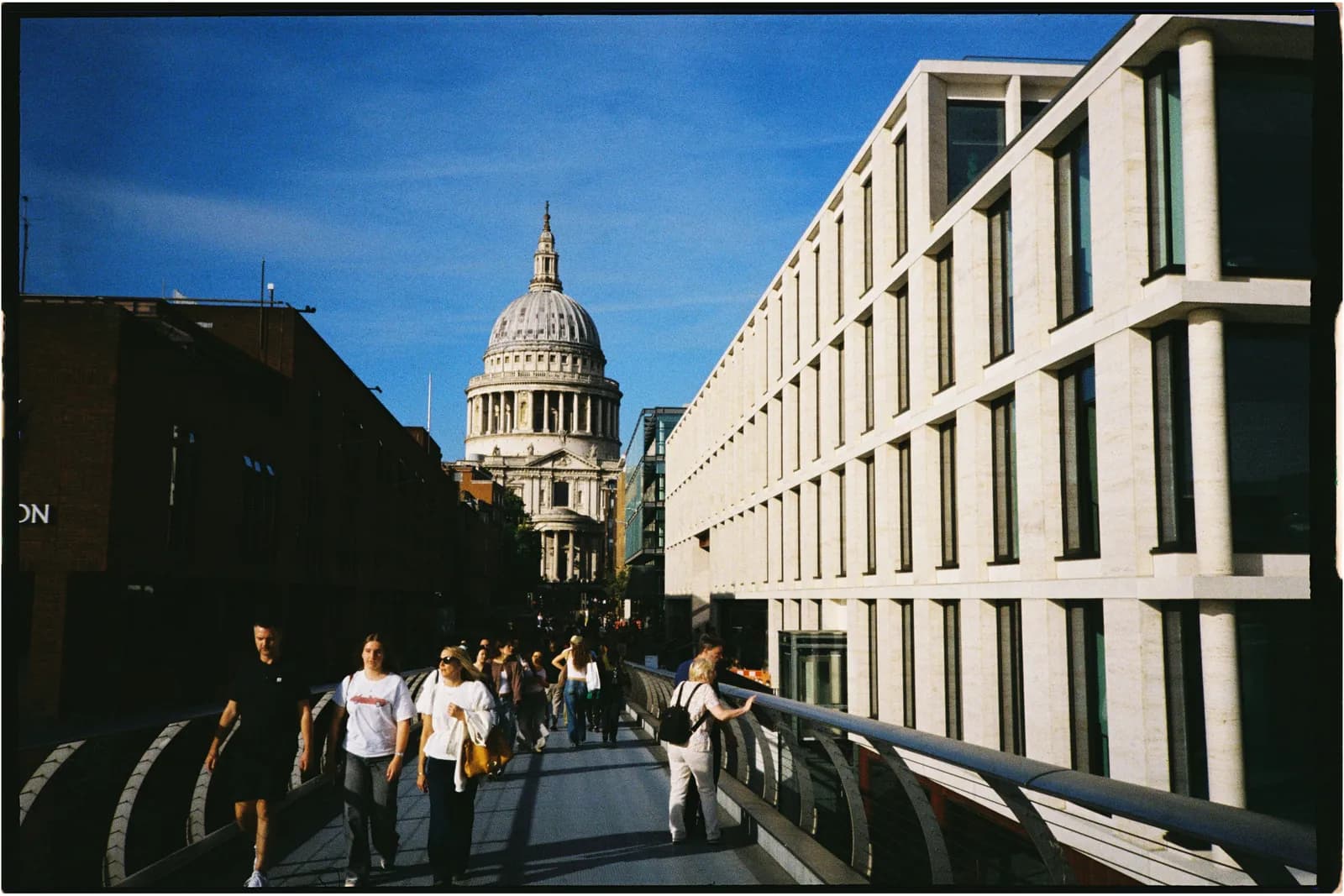 Film photograph shot on Kodak UltraMax 400 with a Konica Big Mini BM-201 by Zigao Wang