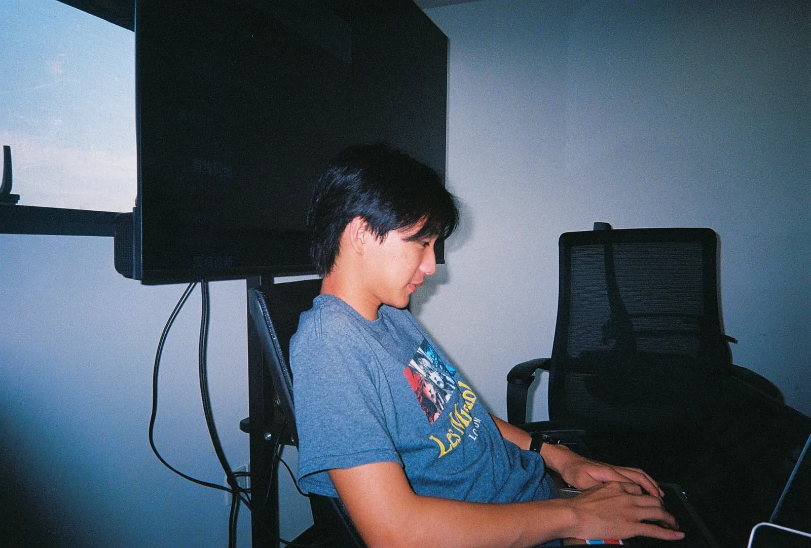 Film photograph shot on Lomography Color Negative 400 with a Kodak Snapic A1 by Zigao Wang
