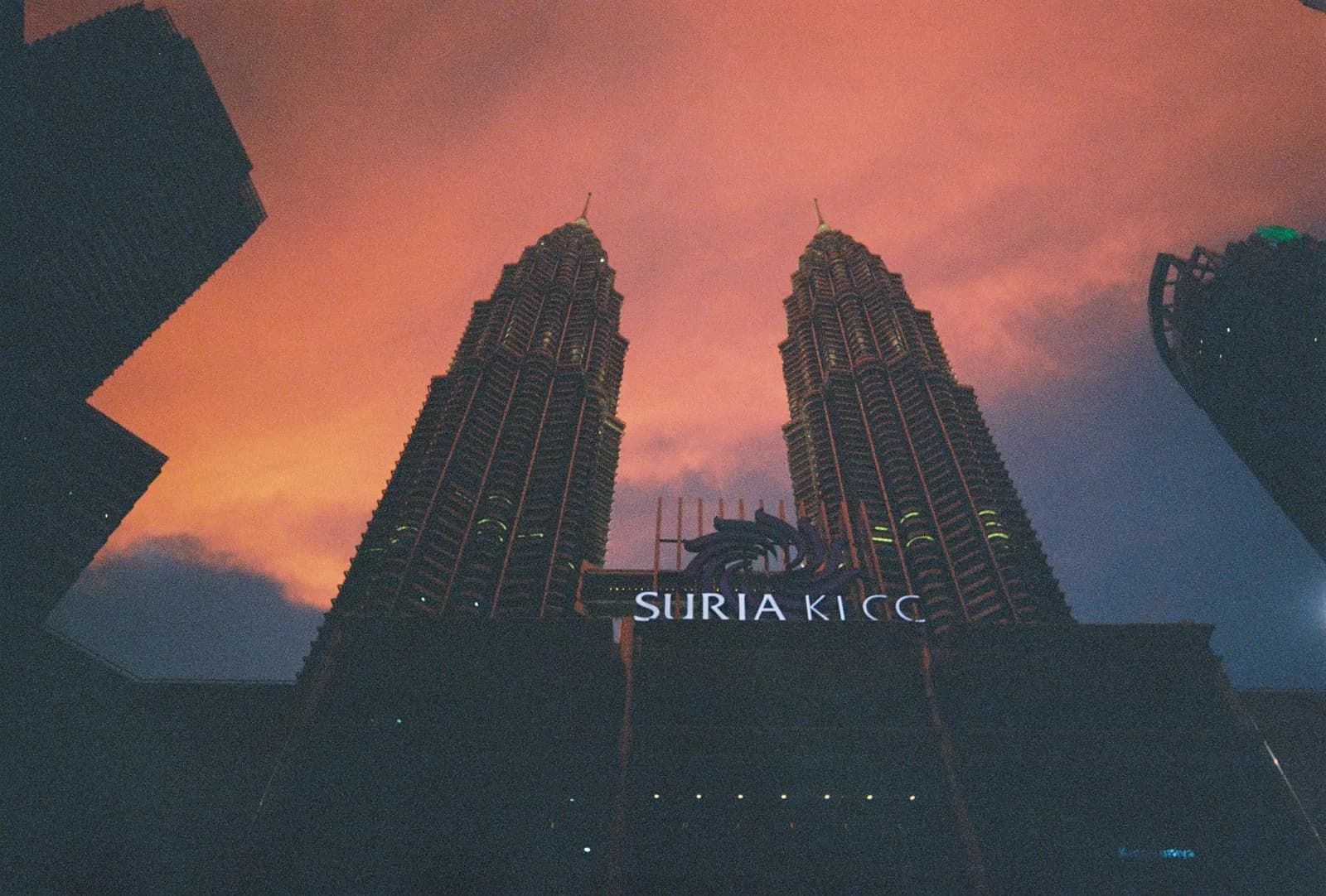 Film photograph shot on Lomography Color Negative 400 with a Kodak Snapic A1 by Zigao Wang