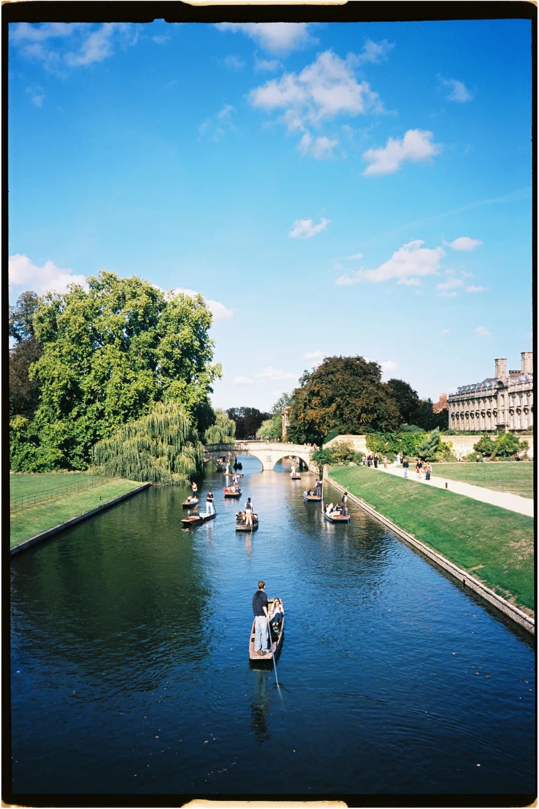 Film photograph shot on Kodak Ektar 100 with a Konica Big Mini BM-201 by Zigao Wang