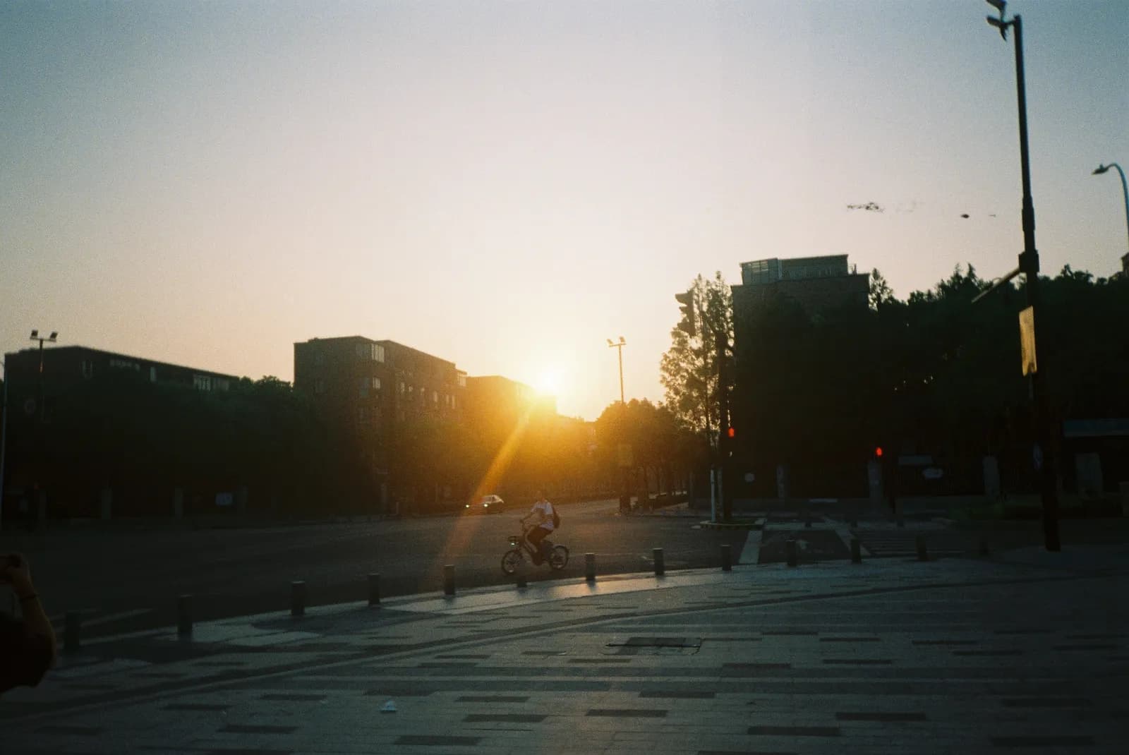 Film photograph shot on Kodak Gold 200 with a Konica K-mini by Barry Shawn
