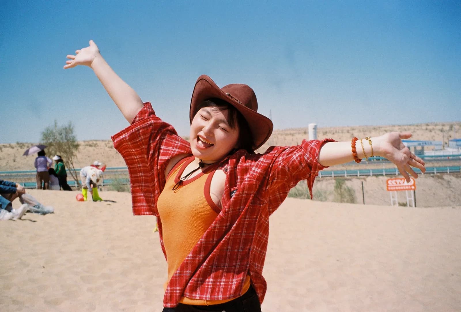 roro二零二六的夏, film photograph shot on Kodak Gold 200 with a Canon Autoboy S2 by roro