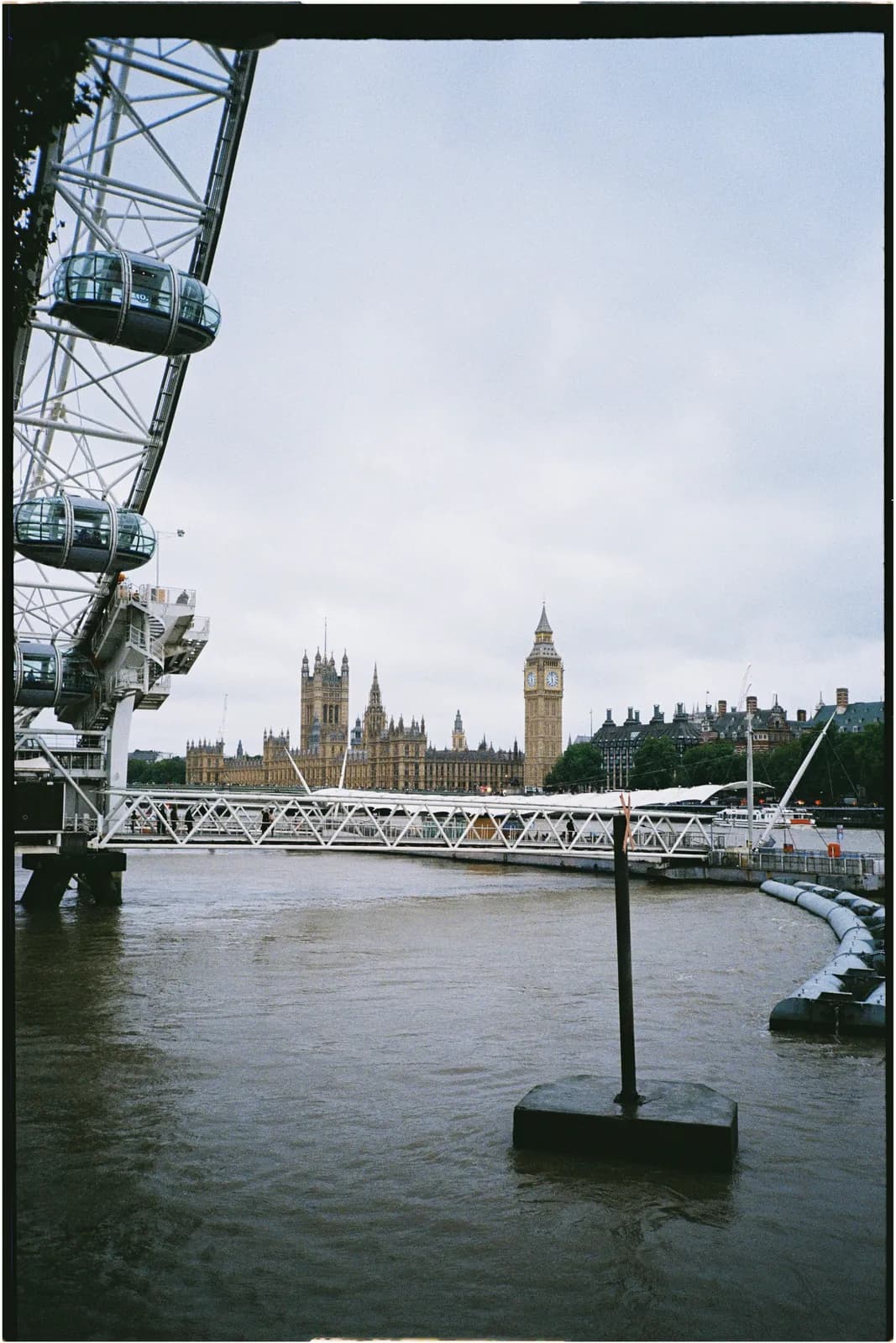 Film photograph shot on Kodak UltraMax 400 with a Konica Big Mini BM-201 by Zigao Wang
