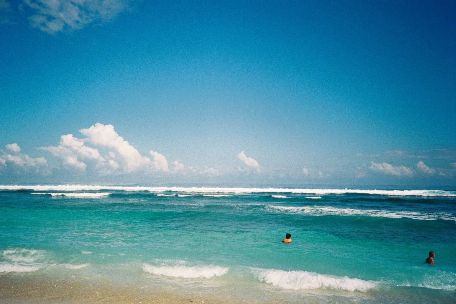 Film photograph shot on Kodak UltraMax 400 with a Canon Autoboy FXL by Febe Mo