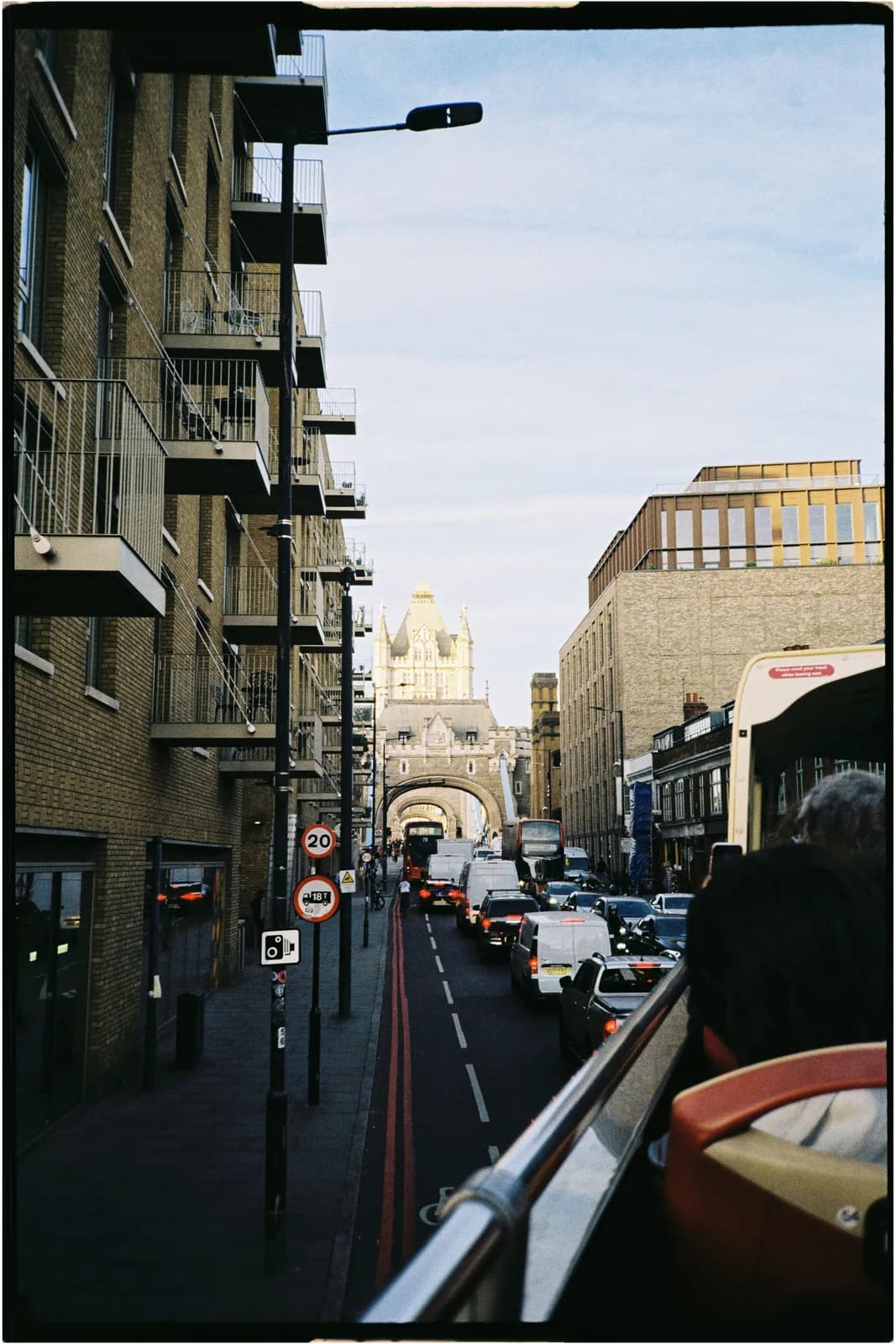 Film photograph shot on Kodak Gold 200 with a Konica Big Mini BM-201 by Zigao Wang