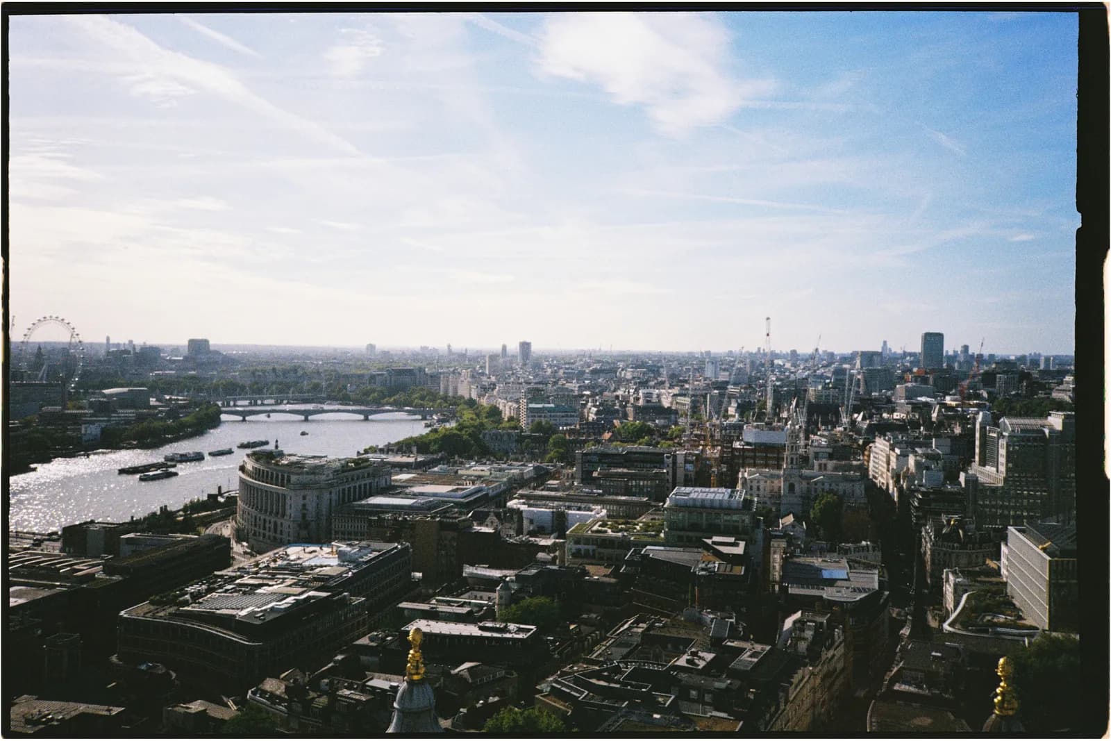 Film photograph shot on Kodak UltraMax 400 with a Konica Big Mini BM-201 by Zigao Wang