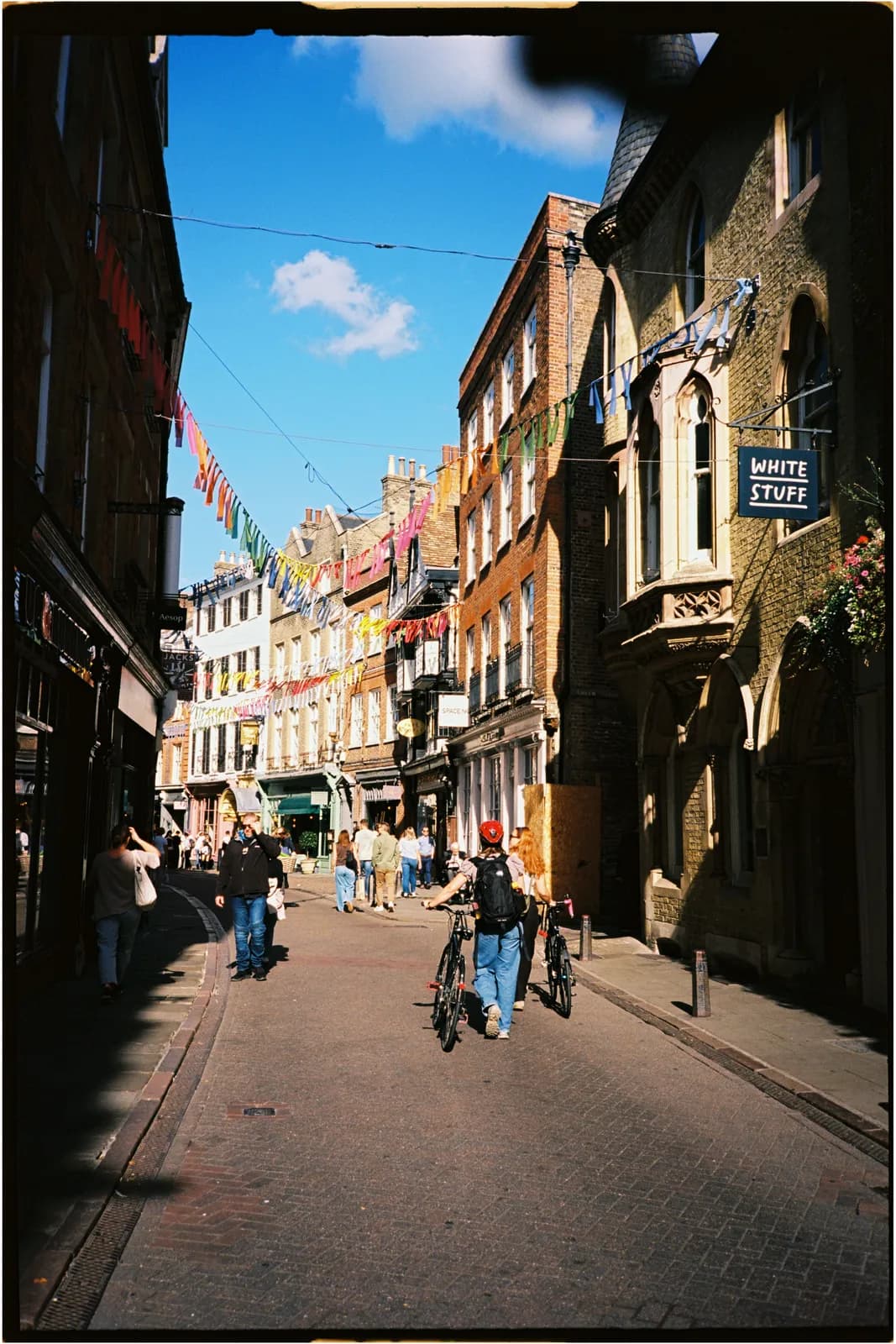 Film photograph shot on Kodak Ektar 100 with a Konica Big Mini BM-201 by Zigao Wang