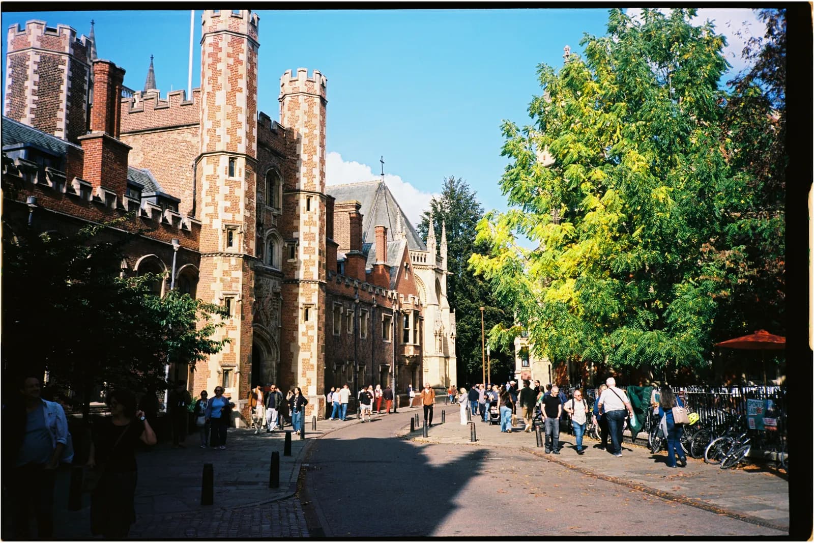 Film photograph shot on Kodak Ektar 100 with a Konica Big Mini BM-201 by Zigao Wang