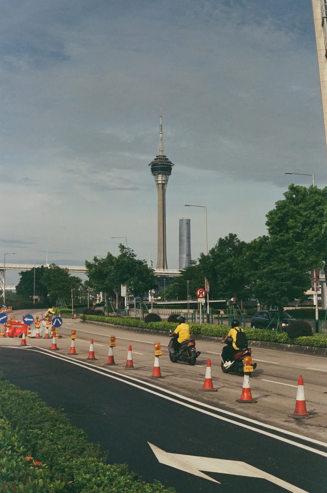 Film photograph shot on Kodak Vision3 250D with a Canon AE-1 Program by Zigao Wang