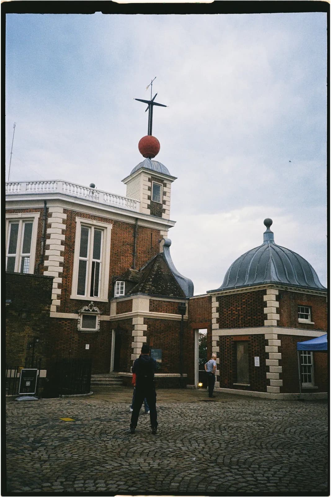 Film photograph shot on Kodak UltraMax 400 with a Konica Big Mini BM-201 by Zigao Wang