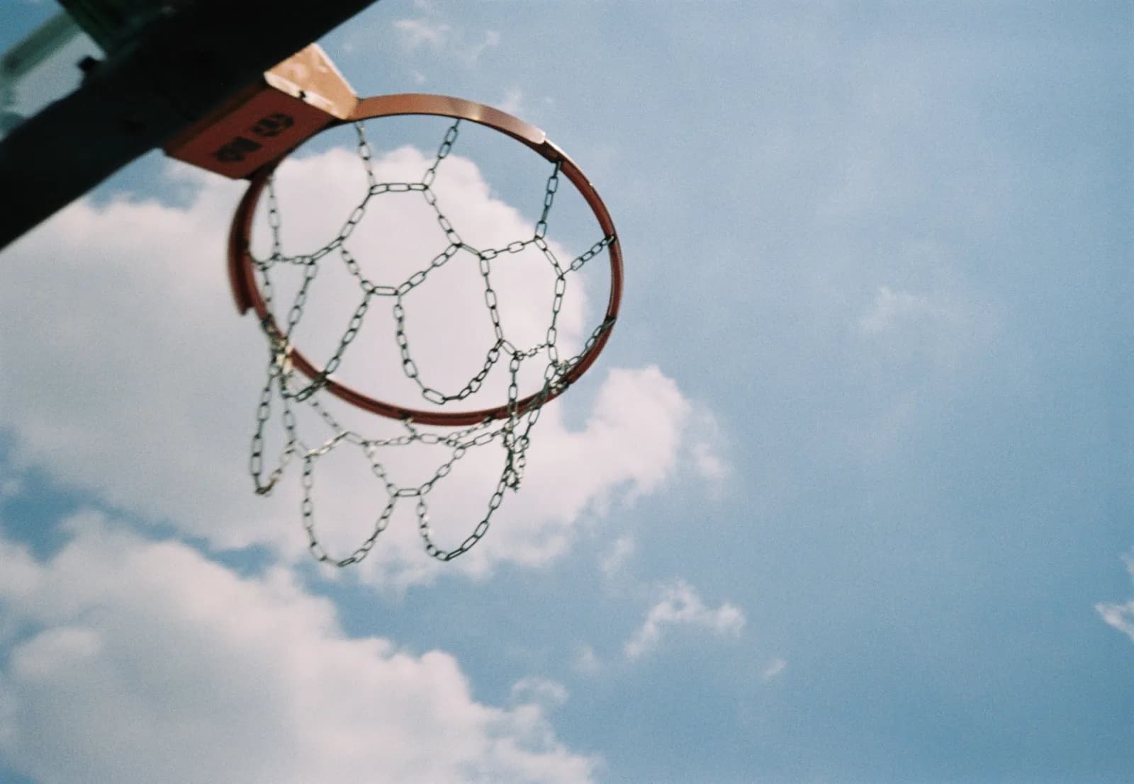 Film photograph shot on Kodak Gold 200 with an Olympus Mju-I by CJ Liu