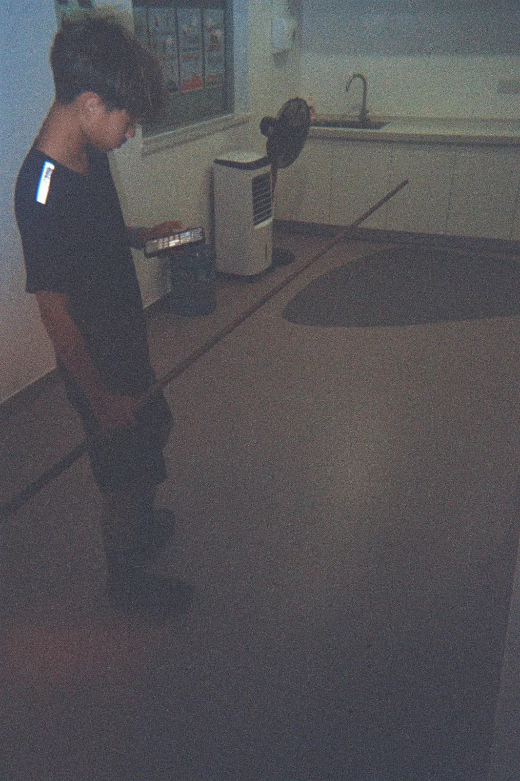 Film photograph shot on Kodak Gold 800 with a Kodak FunSaver by Max Du