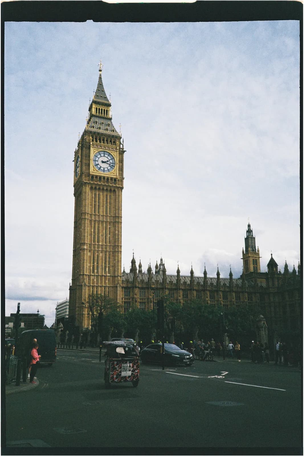 Film photograph shot on Kodak UltraMax 400 with a Konica Big Mini BM-201 by Zigao Wang
