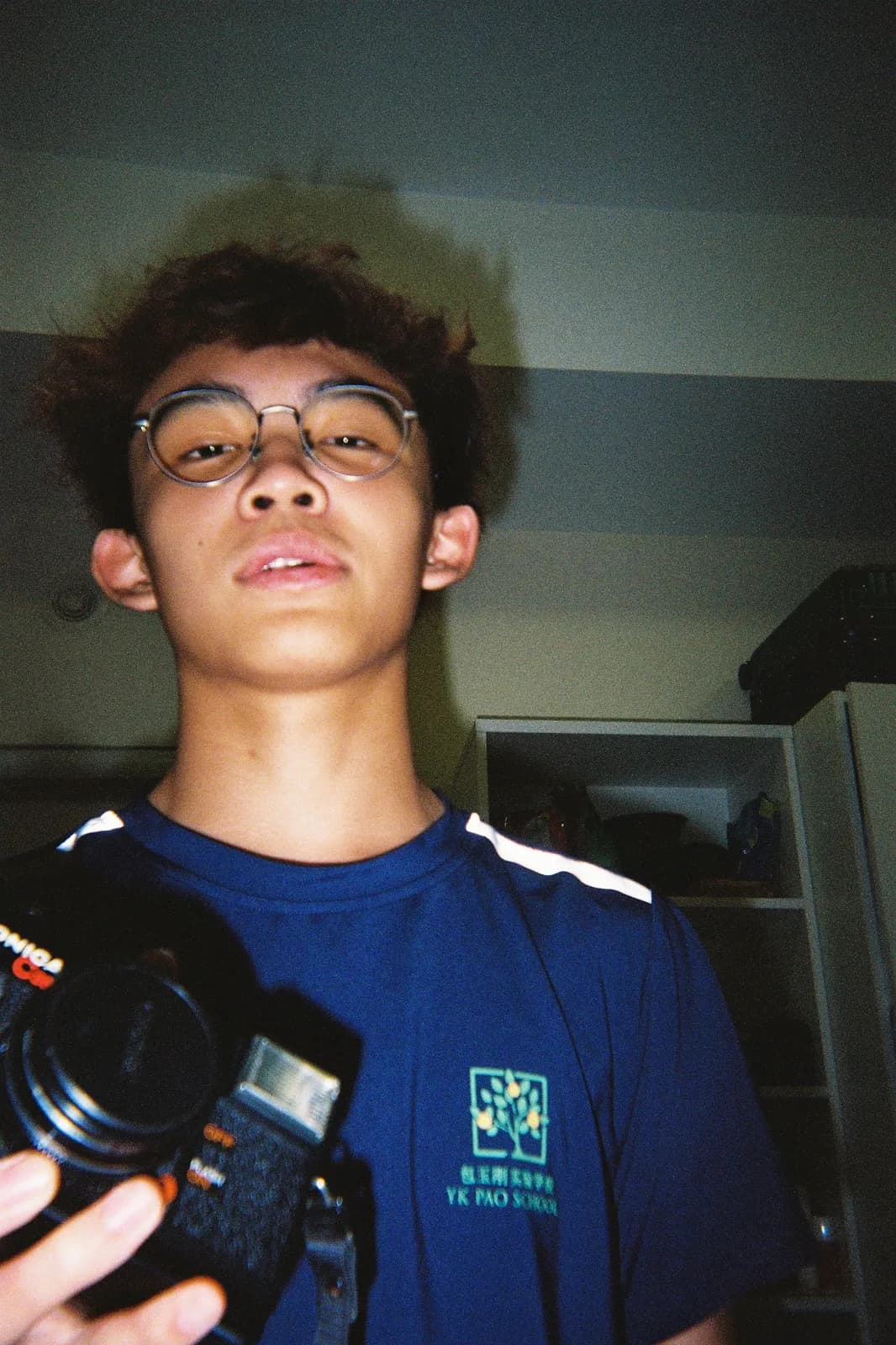 Film photograph shot on Kodak Gold 800 with a Kodak FunSaver by Max Du