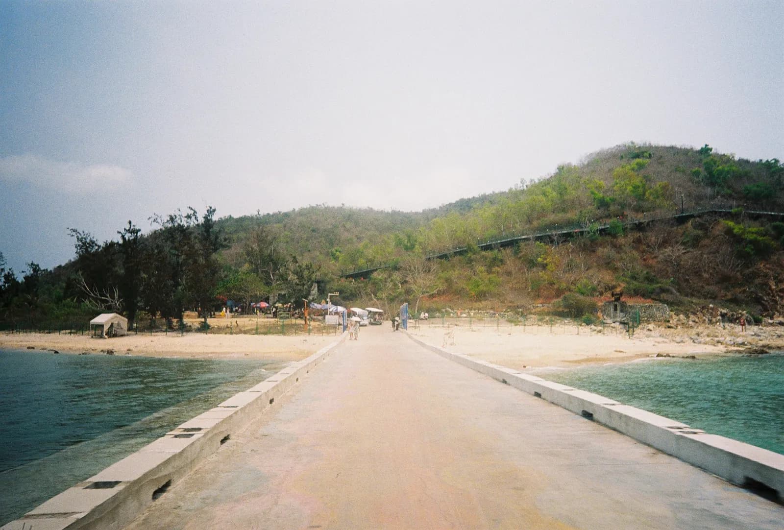 Film photograph shot on Lomography Color Negative 400 with a Kodak Snapic A1 by Zigao Wang