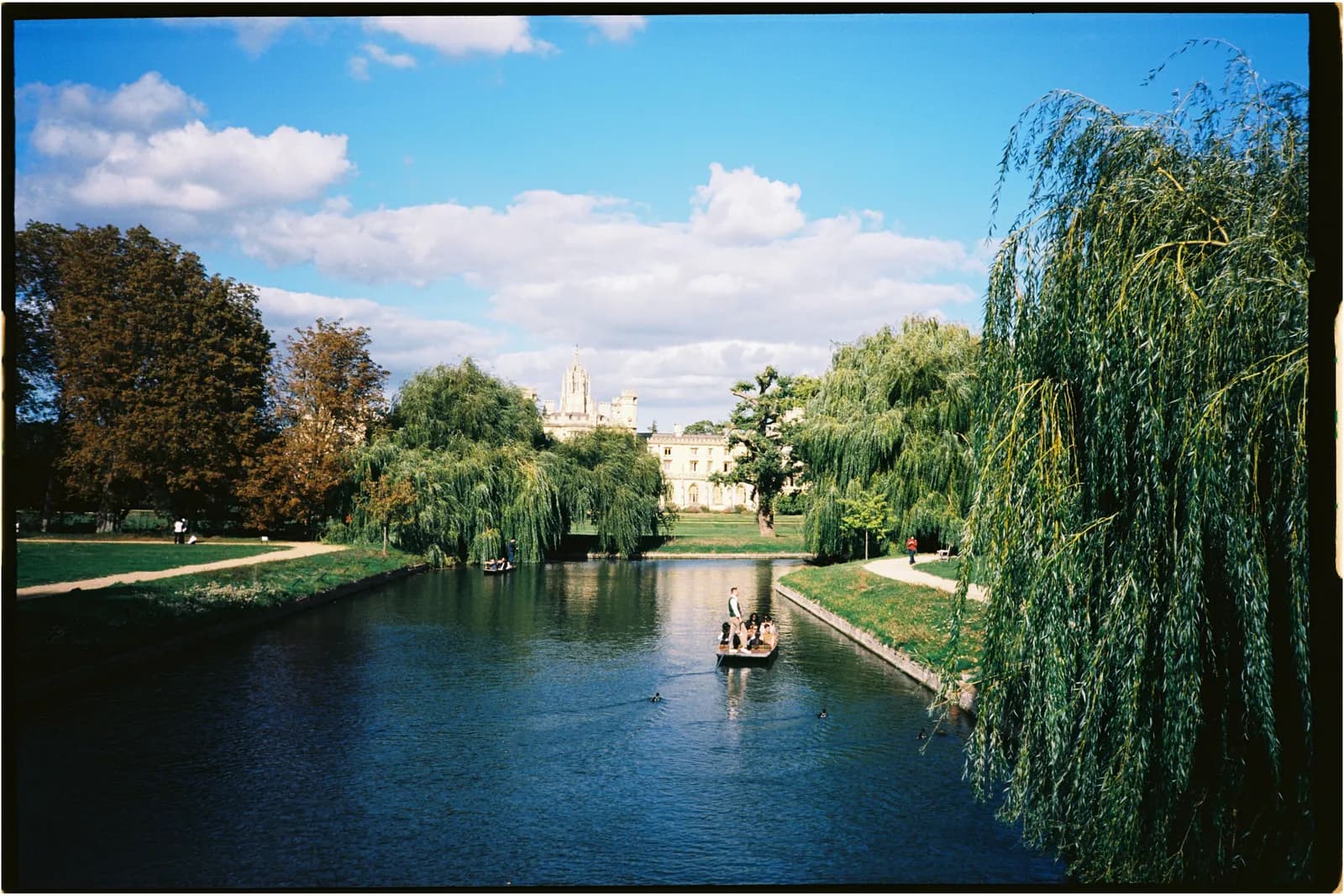 Film photograph shot on Kodak Ektar 100 with a Konica Big Mini BM-201 by Zigao Wang