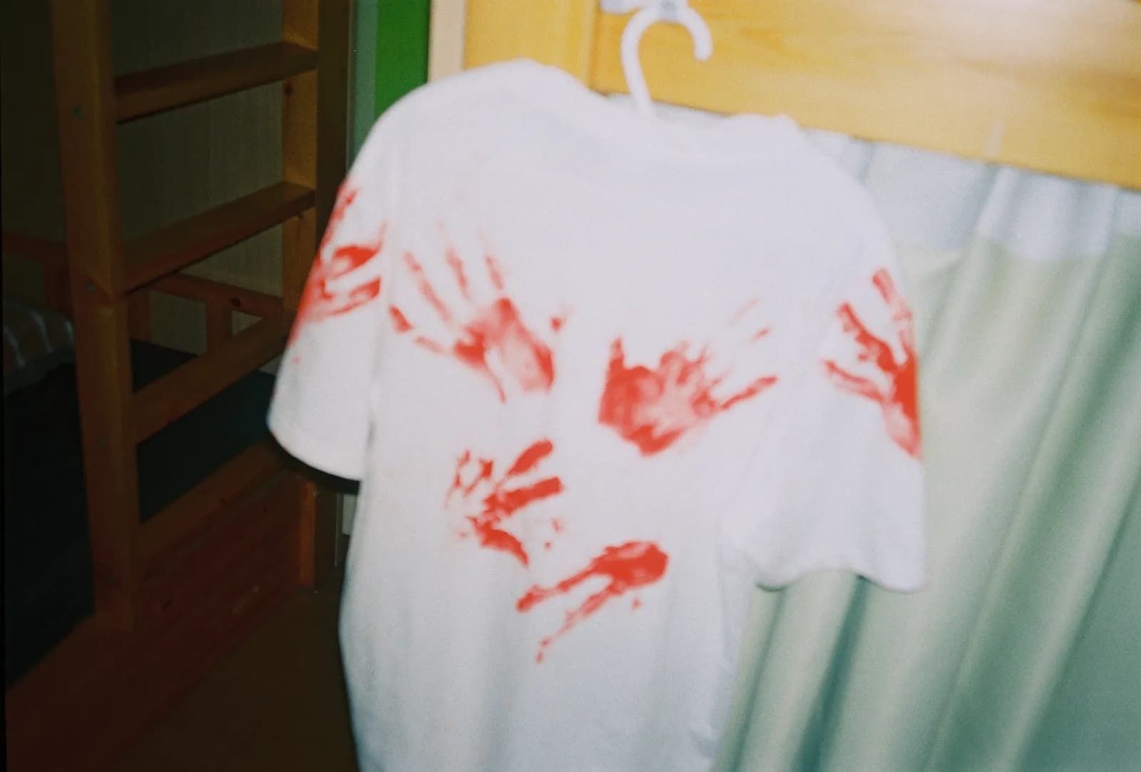 Film photograph shot on Kodak Gold 200 with an Olympus Mju-I by CJ Liu
