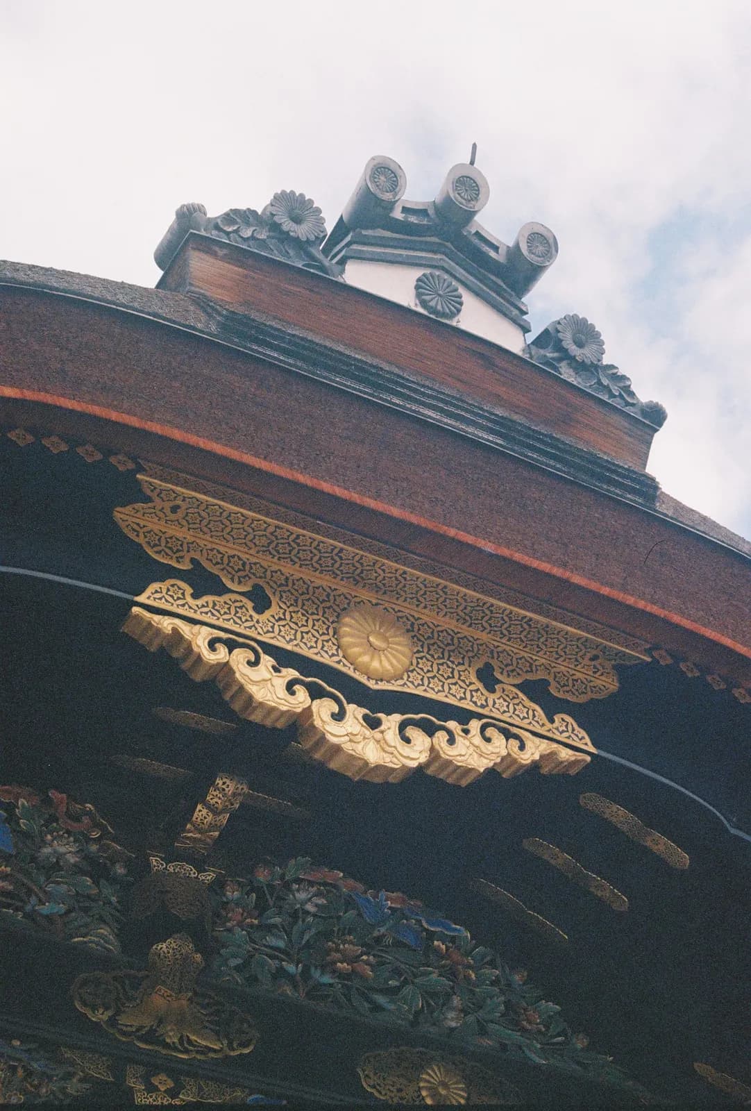 Film photograph shot on Lomography Color Negative 400 with a Canon AE-1 Program by Zigao Wang