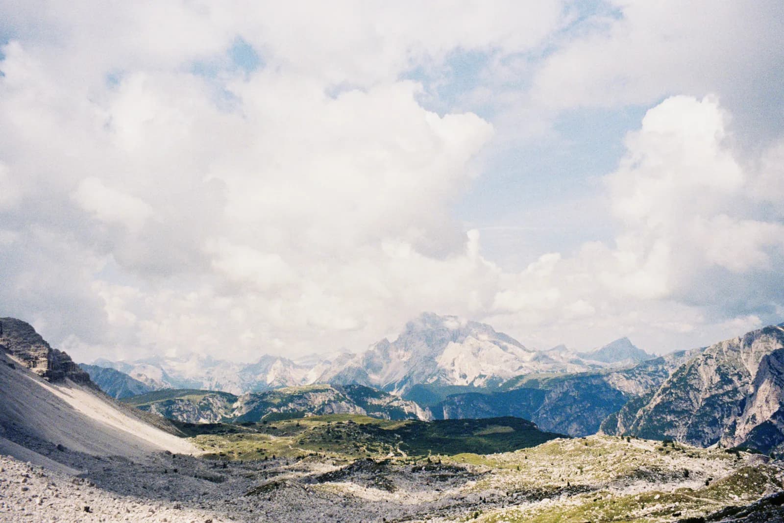 Film photograph shot on Fujifilm 400 with a Canon Autoboy S by hilla