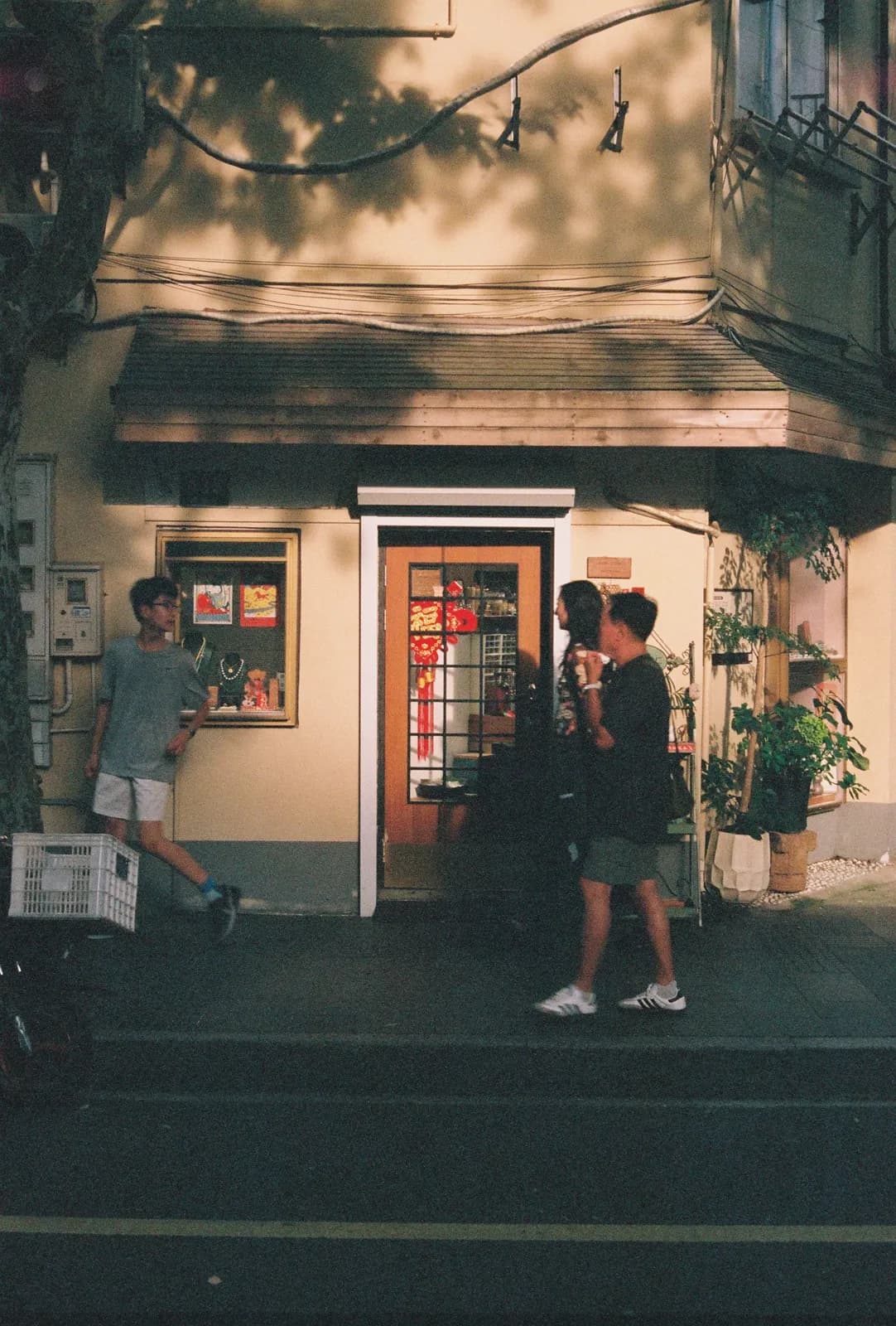 Film photograph shot on Fujifilm Superia Premium 400 with a Canon AE-1 Program by Zigao Wang