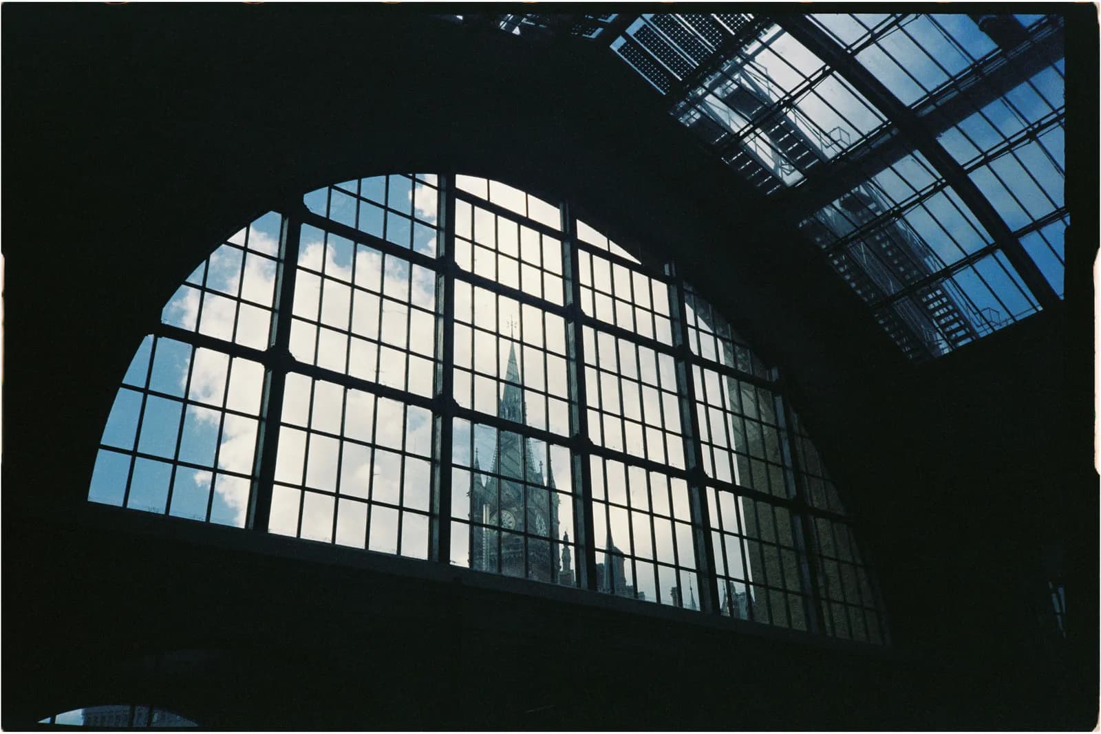 Film photograph shot on Kodak Vision3 500T with a Konica Big Mini BM-201 by Zigao Wang