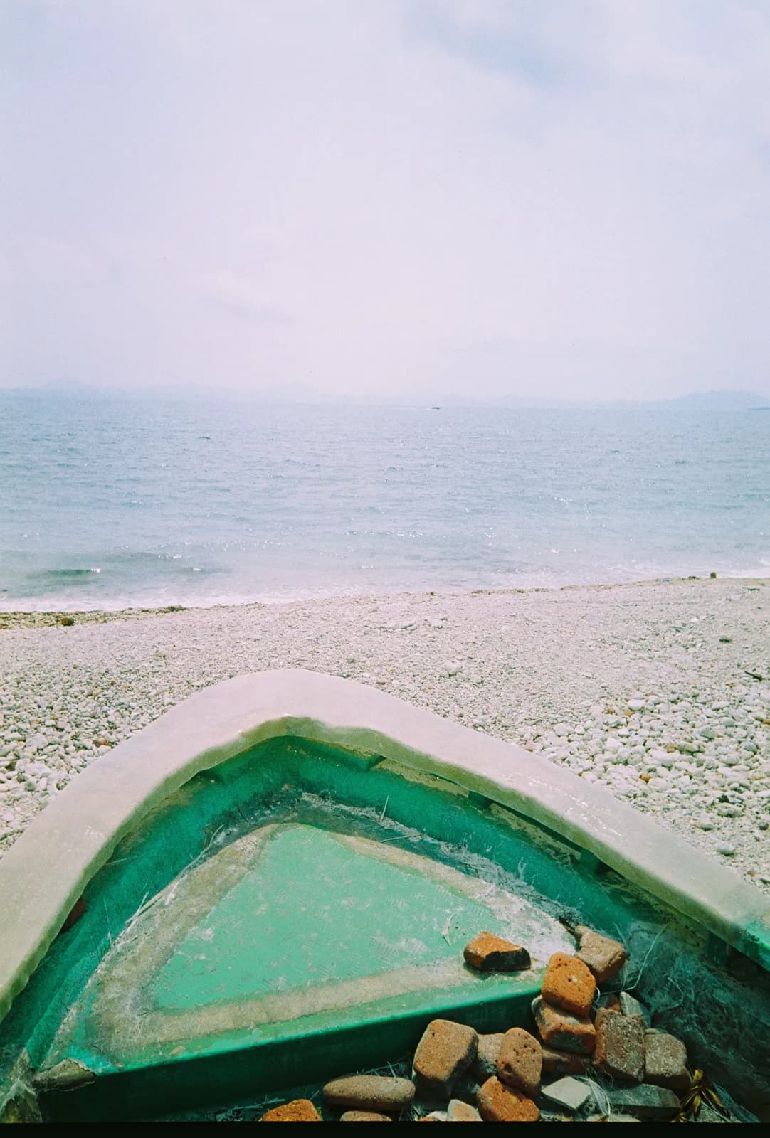 Film photograph shot on Lucky Color C200 with a Kodak Snapic A1 by Zigao Wang