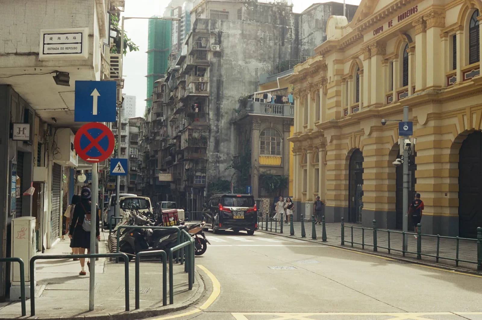Film photograph shot on Kodak Vision3 250D with a Canon AE-1 Program by Zigao Wang