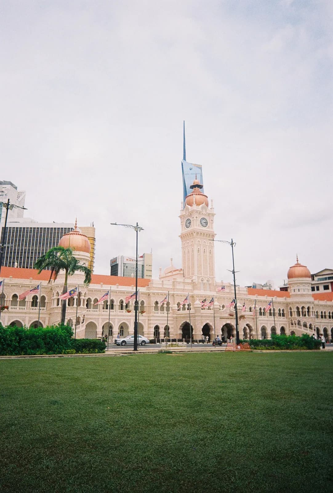 Film photograph shot on Lomography Color Negative 400 with a Kodak Snapic A1 by Zigao Wang