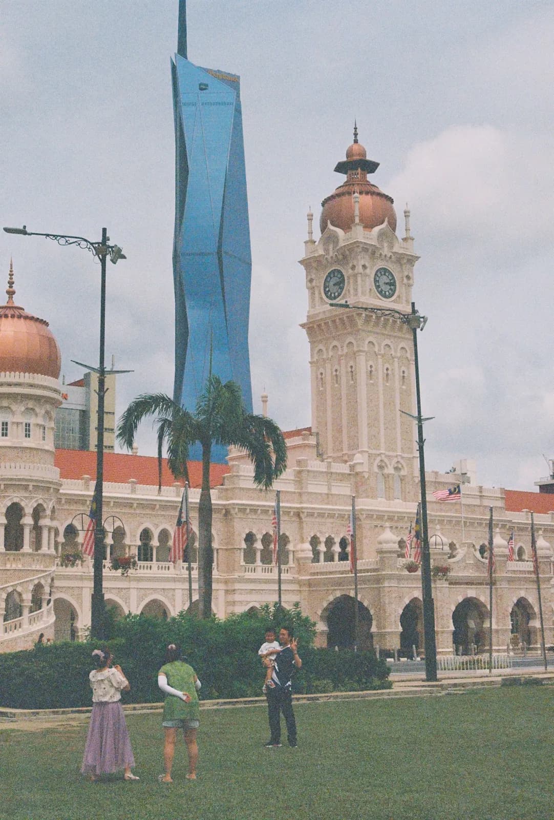 Film photograph shot on Lomography Color Negative 400 with a Kodak Snapic A1 by Zigao Wang