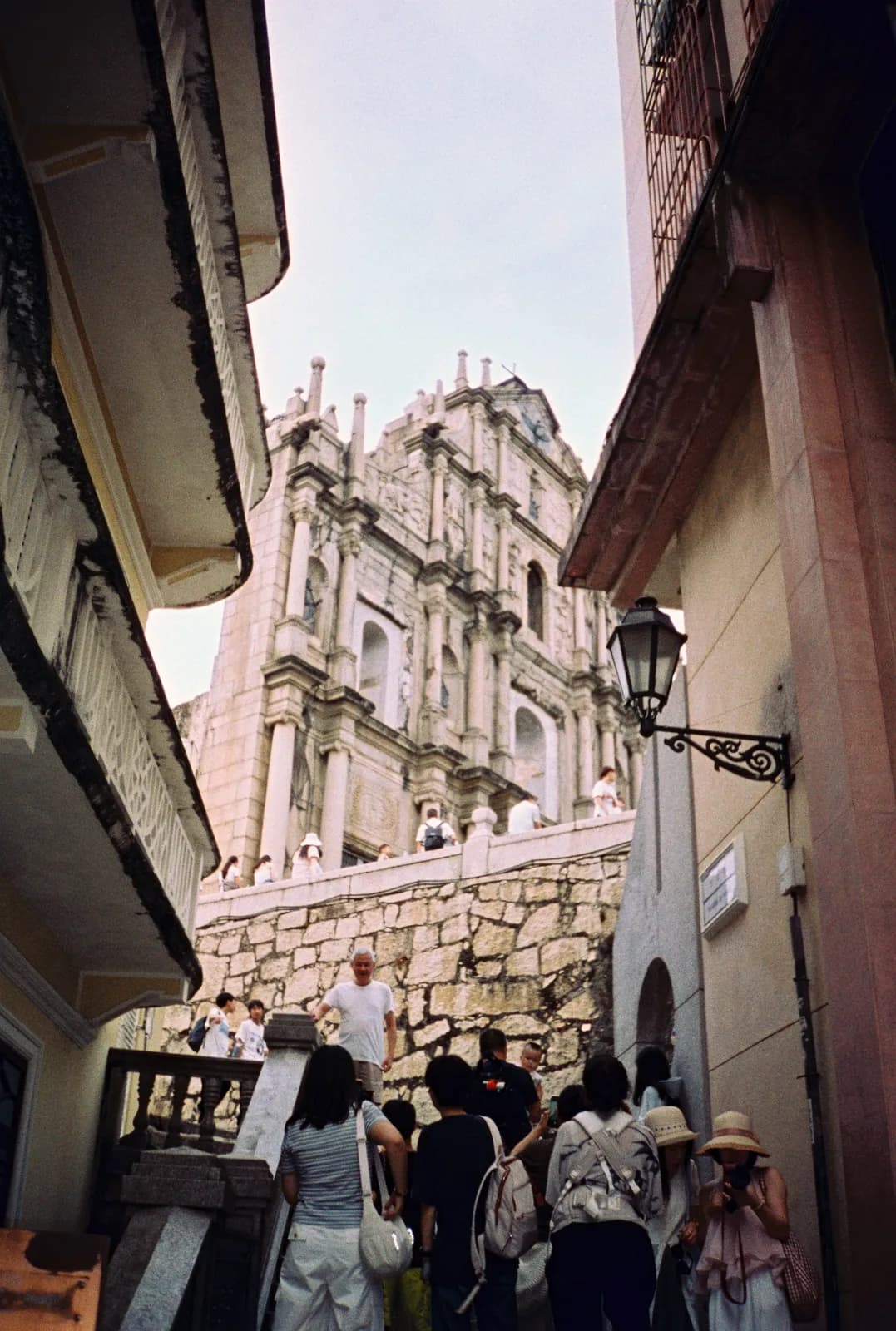 Film photograph shot on Lucky Color 400 with an Olympus Trip Panorama 2 by Zigao Wang