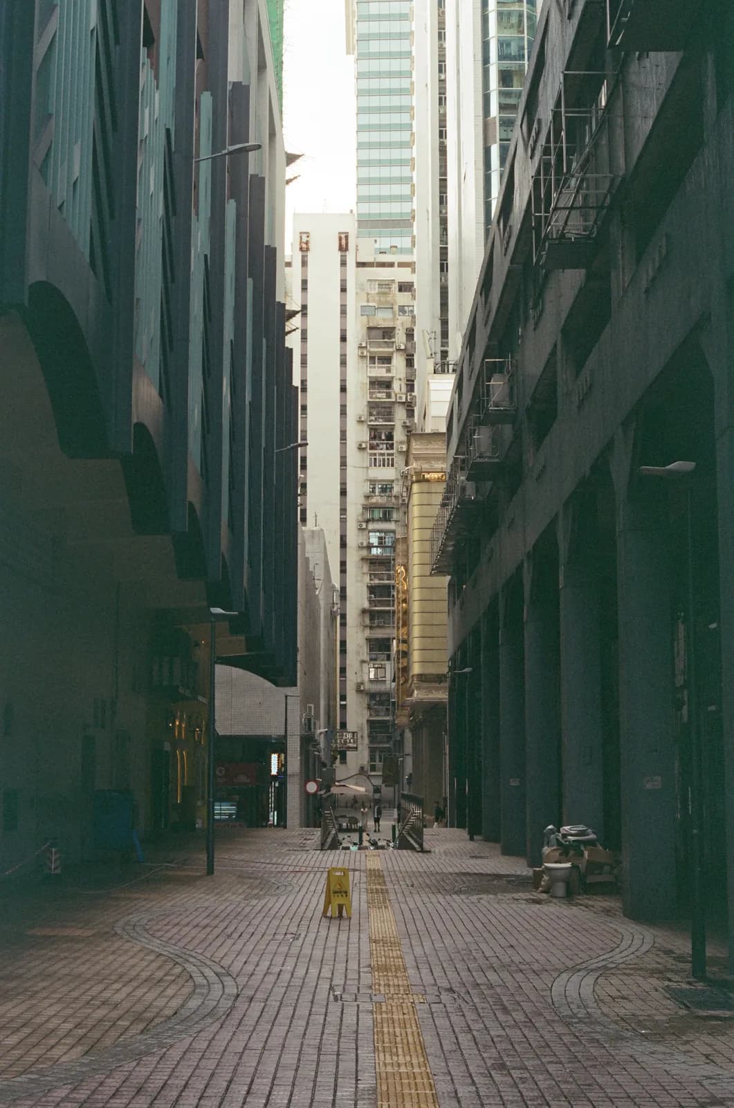 Film photograph shot on Kodak Vision3 250D with a Canon AE-1 Program by Zigao Wang