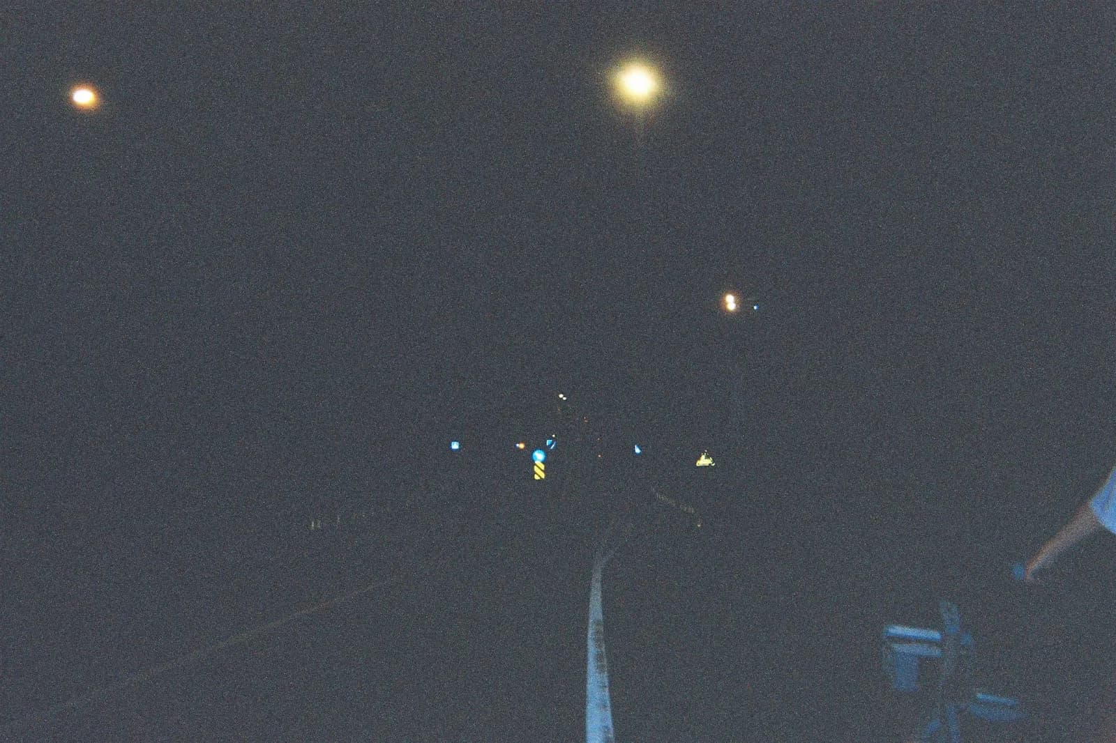 Film photograph shot on Kodak Gold 800 with a Kodak FunSaver by Max Du