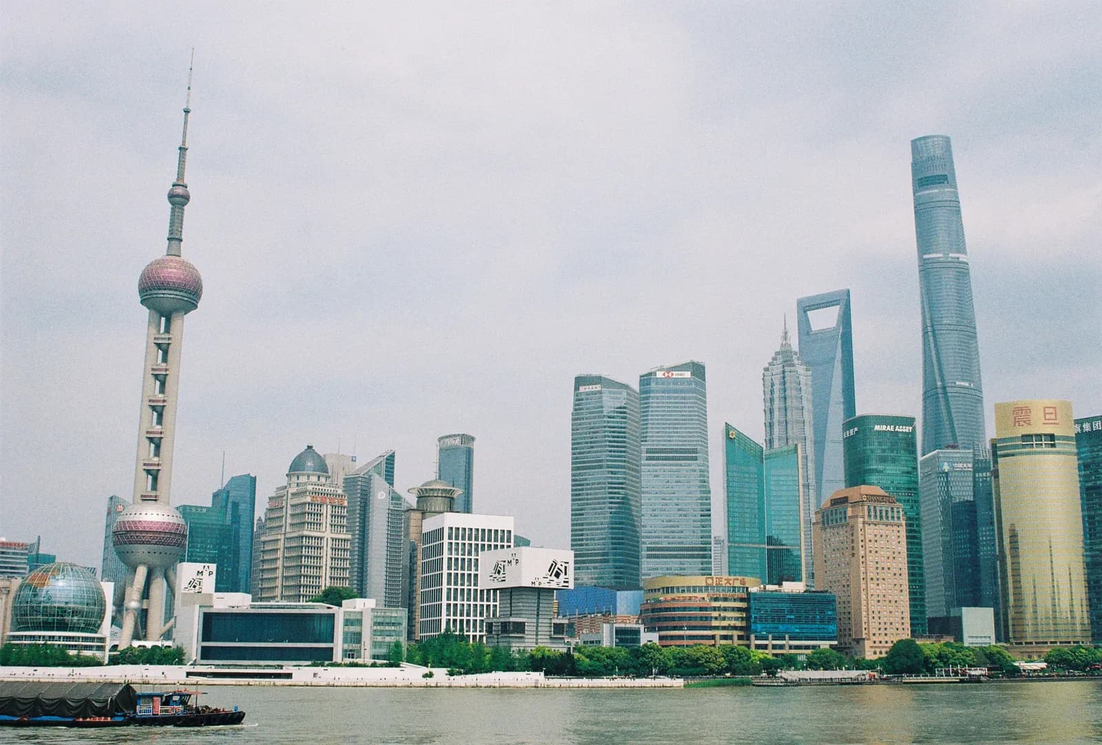 Film photograph shot on Kodak ColorPlus 200 with a Canon AE-1 Program by CJ Liu