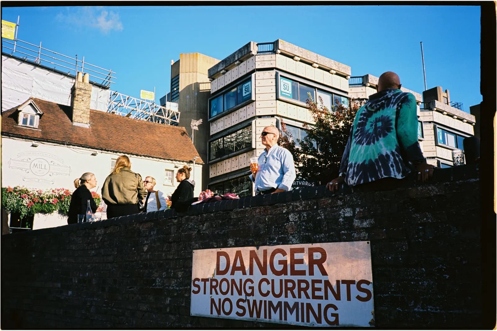 Film photograph shot on Kodak Ektar 100 with a Konica Big Mini BM-201 by Zigao Wang