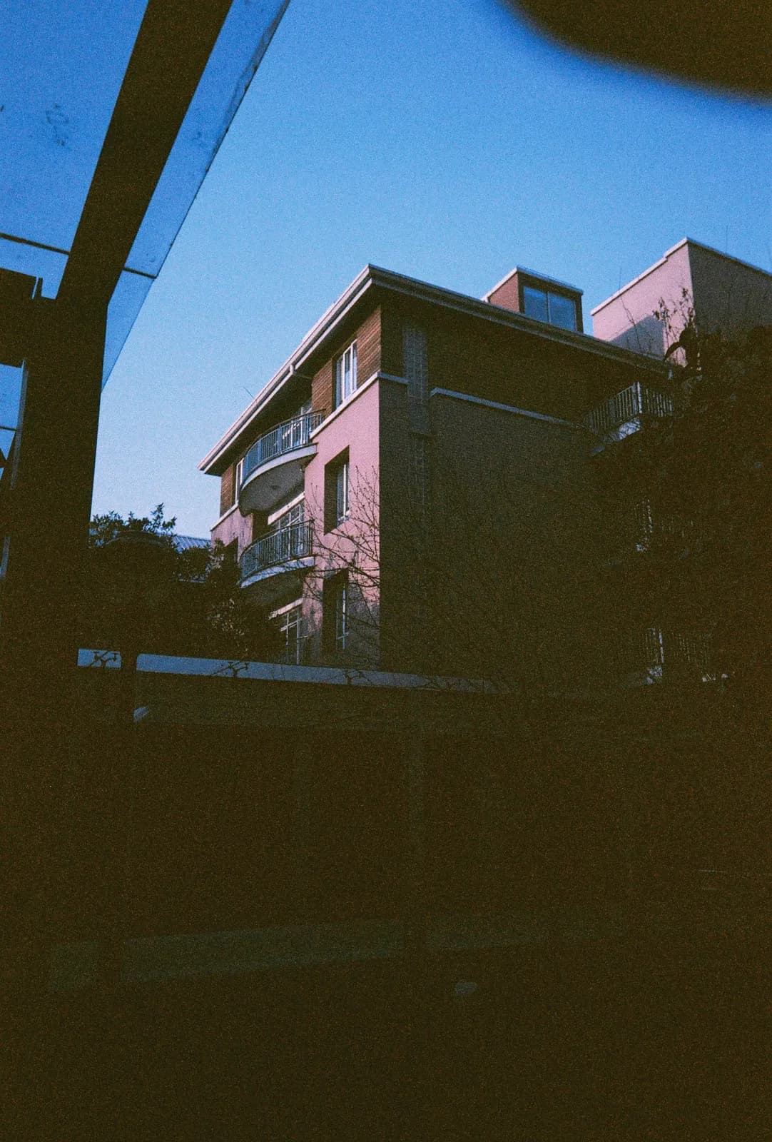 Film photograph shot on Orwo Wolfen NC400 with a Kodak Snapic A1 by Zigao Wang