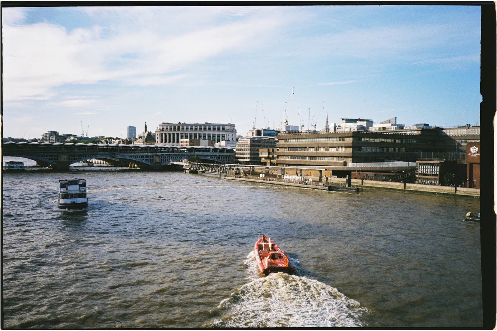 Film photograph shot on Kodak UltraMax 400 with a Konica Big Mini BM-201 by Zigao Wang