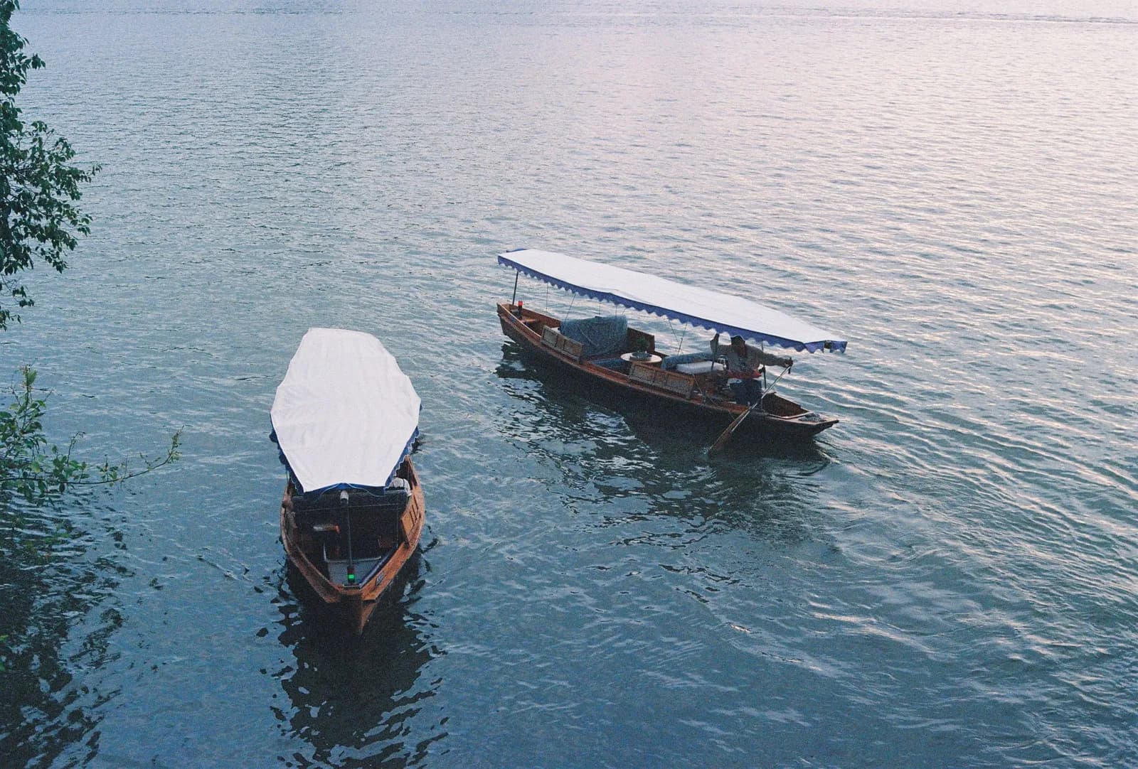 Film photograph shot on Kodak UltraMax 400 with a Canon AE-1 Program by Zigao Wang