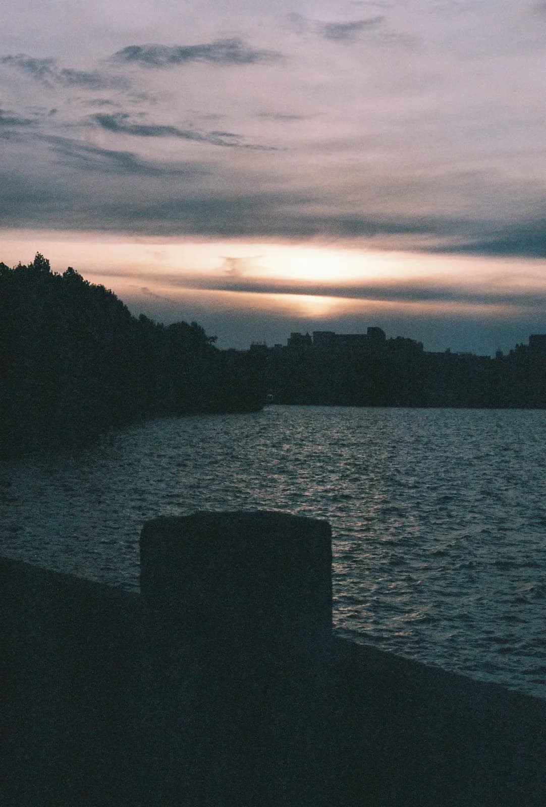 Film photograph shot on Fujifilm Superia Premium 400 with a Canon AE-1 Program by Zigao Wang