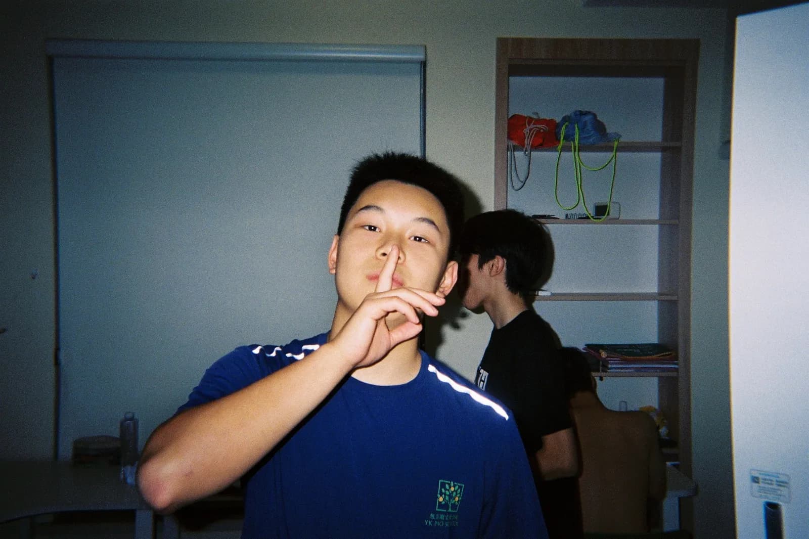 Film photograph shot on Kodak Gold 800 with a Kodak FunSaver by Max Du