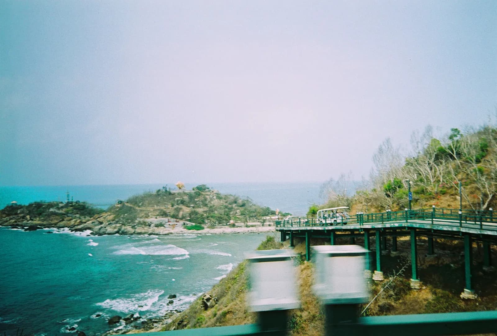 Film photograph shot on Lucky Color C200 with a Kodak Snapic A1 by Zigao Wang