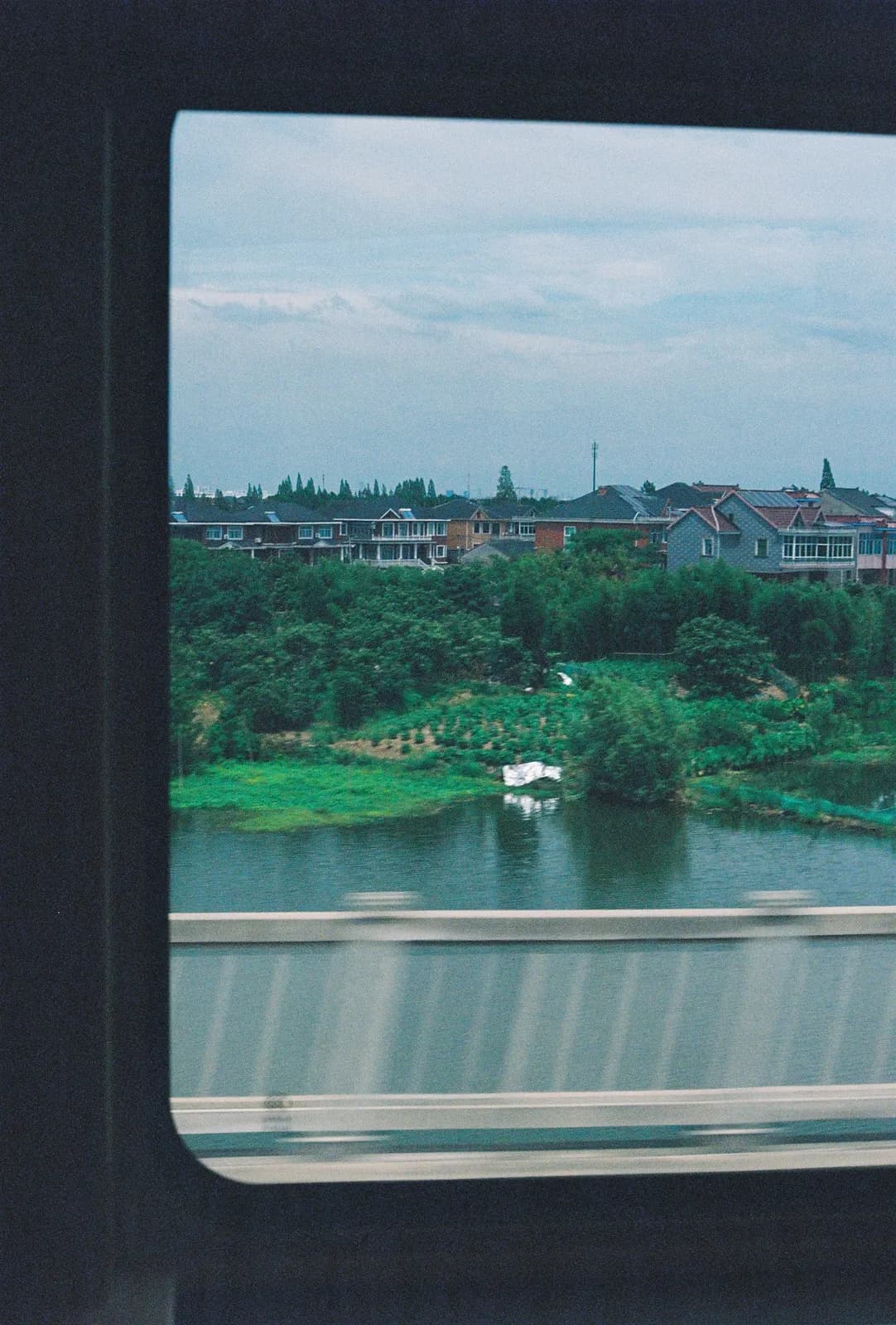 Film photograph shot on Kodak UltraMax 400 with a Canon AE-1 Program by Zigao Wang