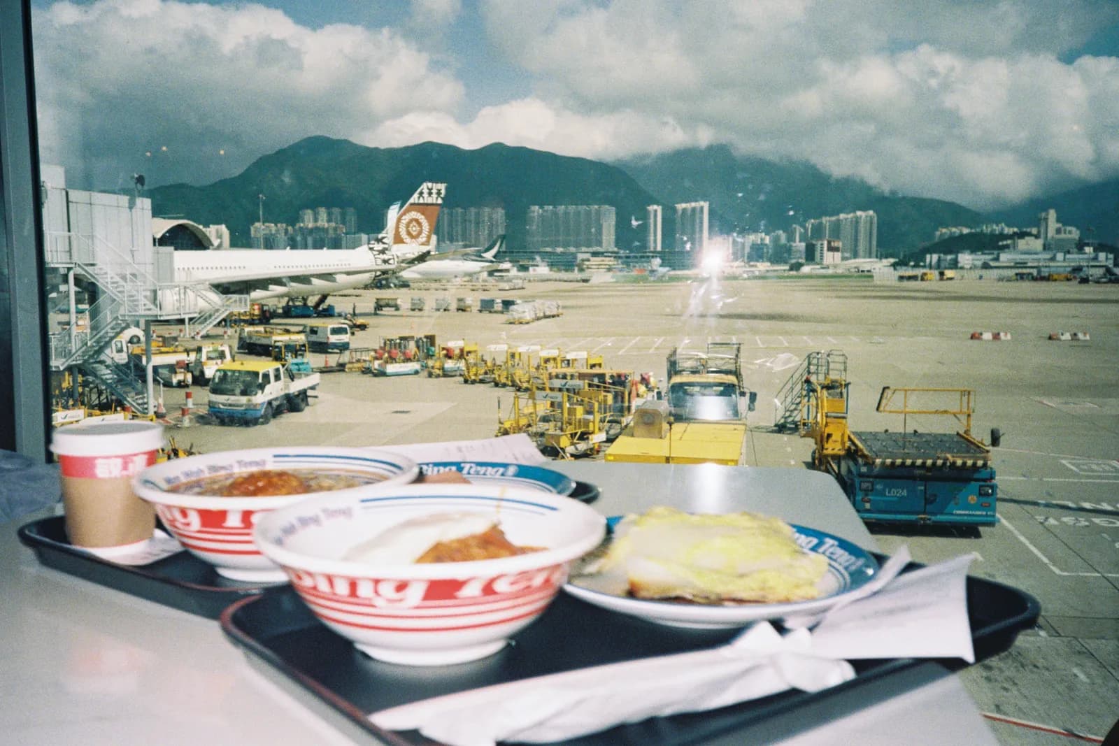 Film photograph shot on Kodak UltraMax 400 with a Canon Autoboy FXL by Febe Mo