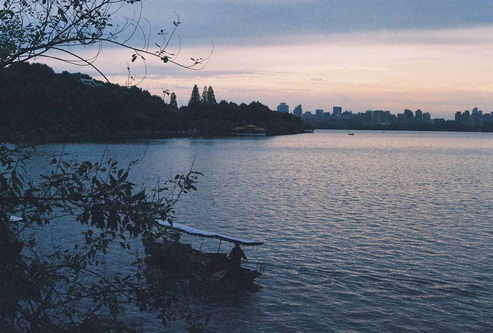 Film photograph shot on Kodak UltraMax 400 with a Canon AE-1 Program by Zigao Wang