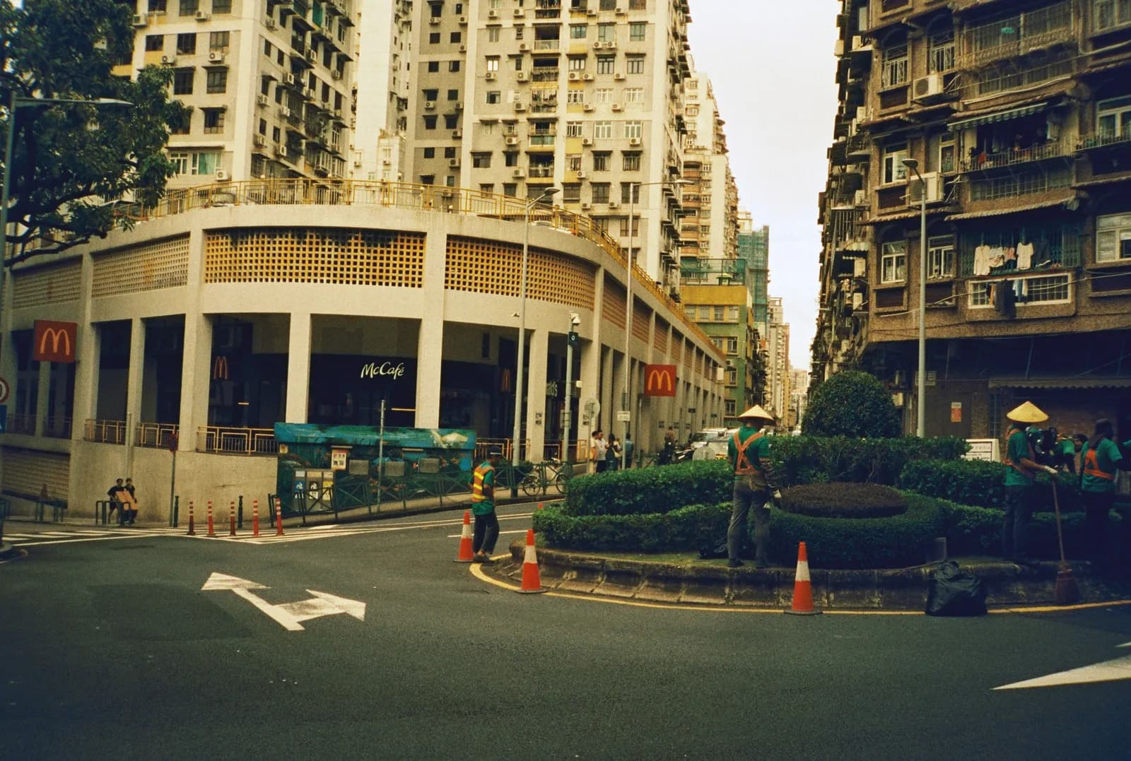 Film photograph shot on Lucky Color 400 with an Olympus Trip Panorama 2 by Zigao Wang