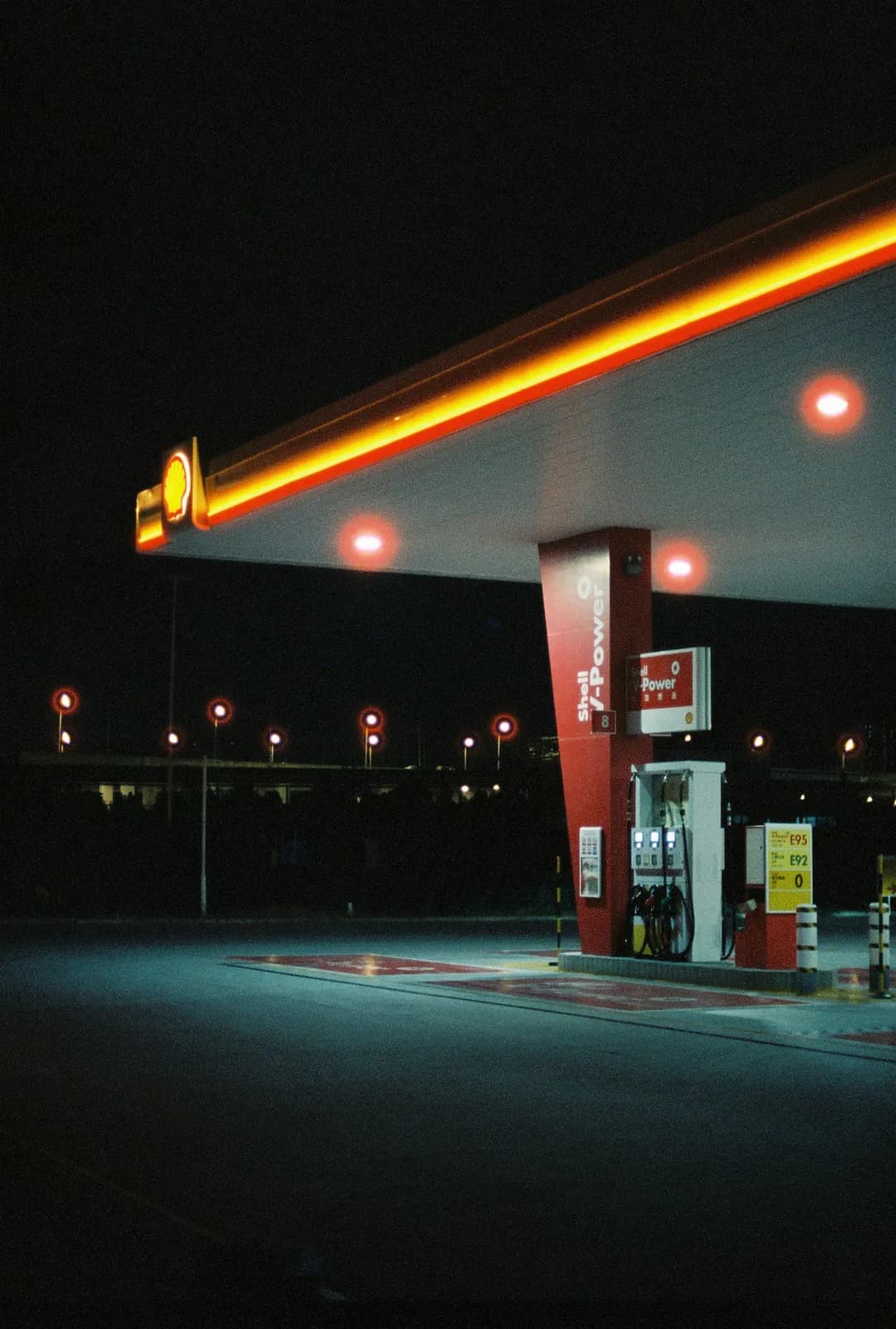 Film photograph shot on CineStill 800T with a Nikon F4 by myrh