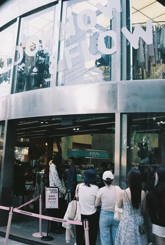 Film photograph shot on LomoChrome Color '92 Sun-Kissed with a Canon AE-1 Program by CJ Liu
