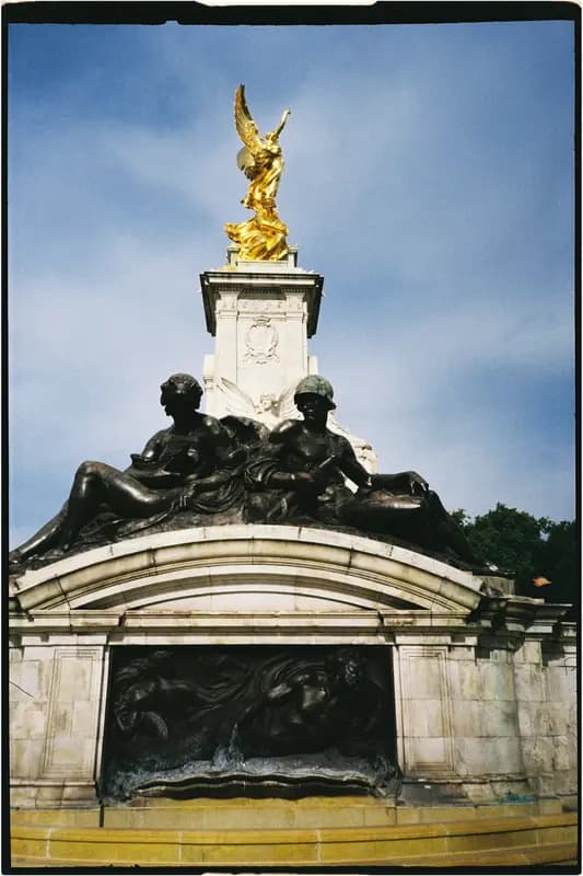 Film photograph shot on Kodak UltraMax 400 with a Konica Big Mini BM-201 by Zigao Wang